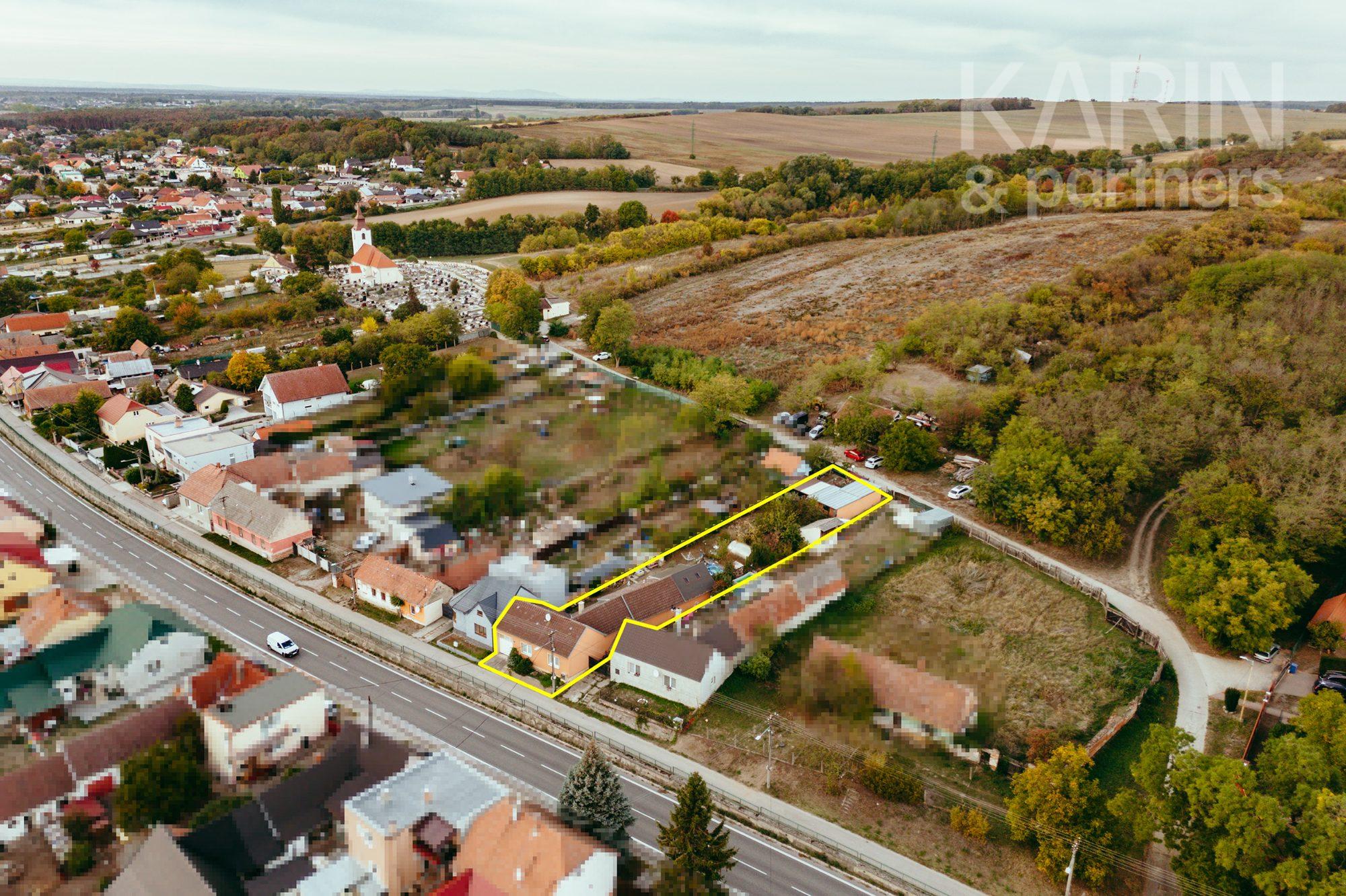 3i rodinný dom po rekonštrukcii s letnou kuchyňou a dieľňou v meste Šaštín-Stráže