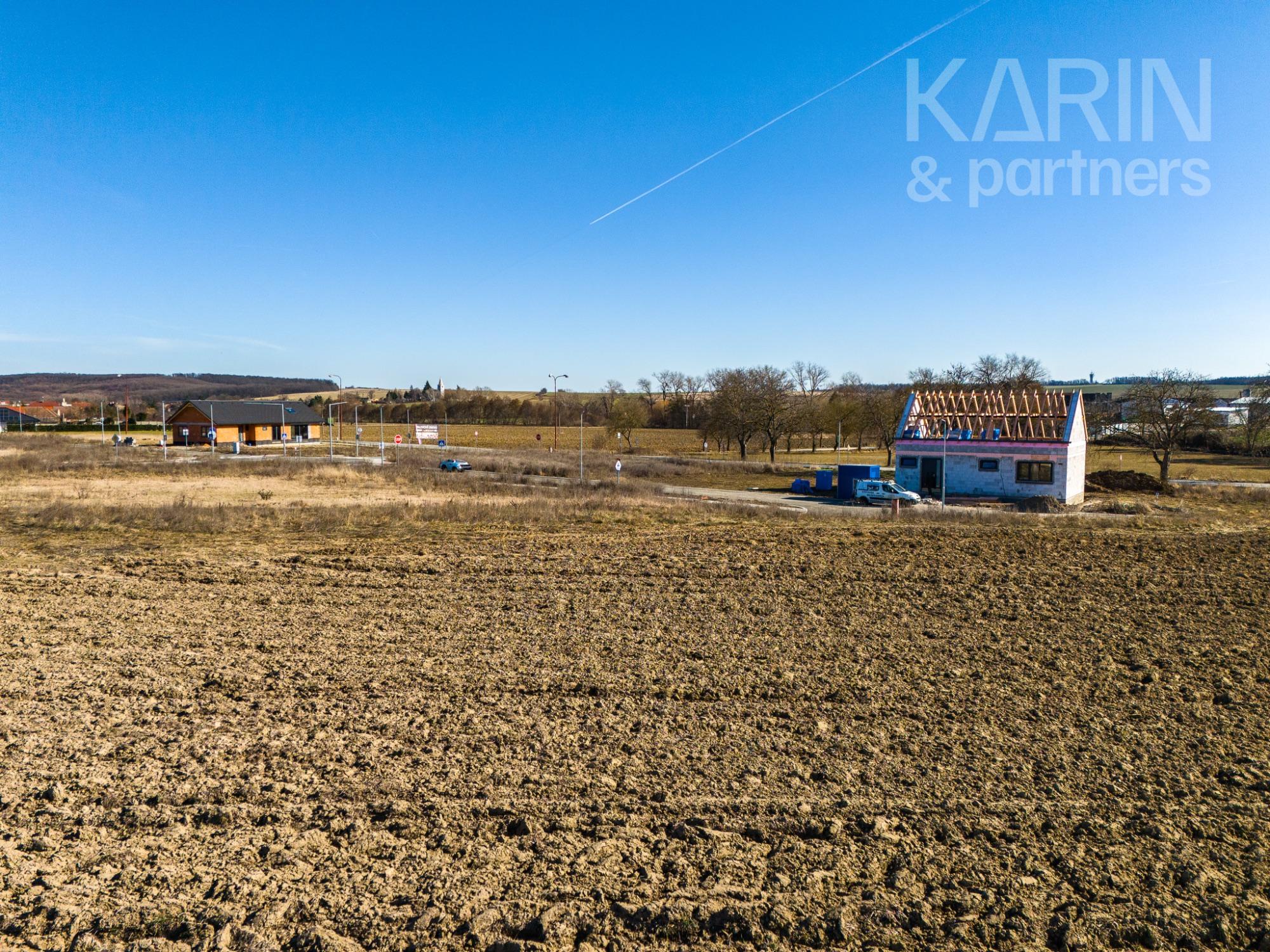 Stavebný pozemok 559 m² v obci Dlhá