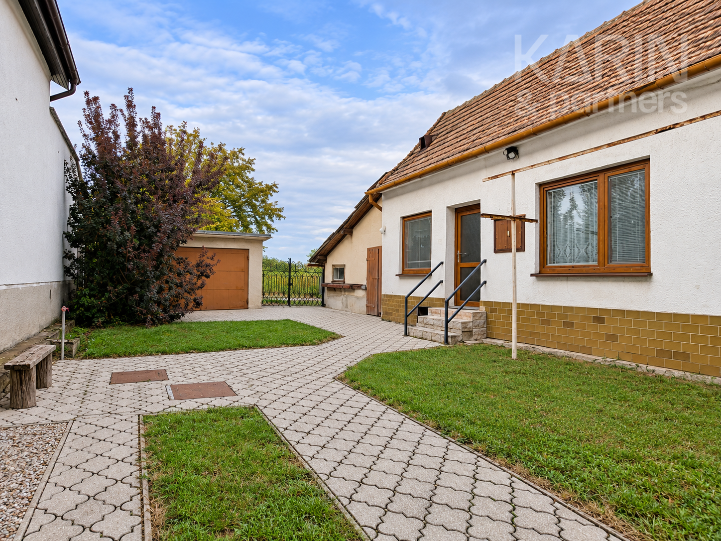 5-izbový dvojgeneračný rodinný dom s dvoma samostatnými vstupmi– VEĽKÝ GROB