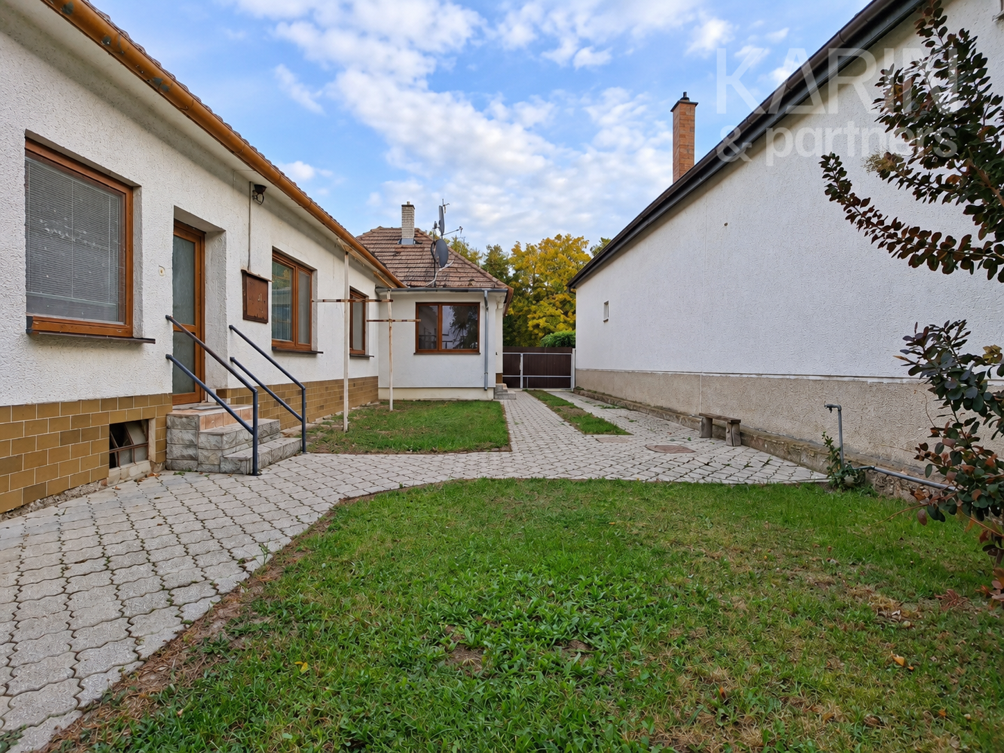 5-izbový dvojgeneračný rodinný dom s dvoma samostatnými vstupmi– VEĽKÝ GROB