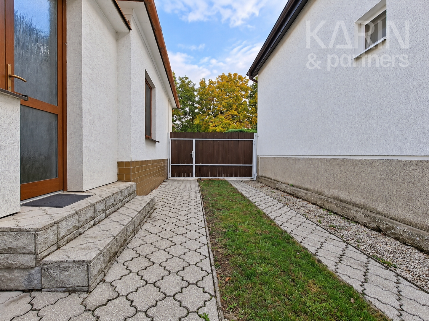 5-izbový dvojgeneračný rodinný dom s dvoma samostatnými vstupmi– VEĽKÝ GROB